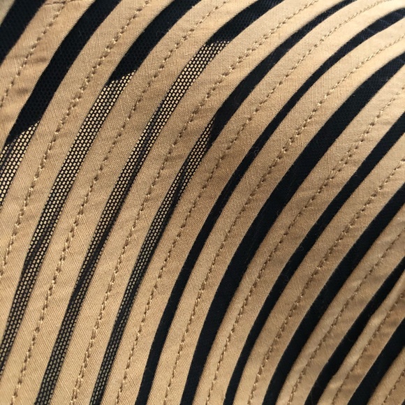 Button up - Picture 3 of 8